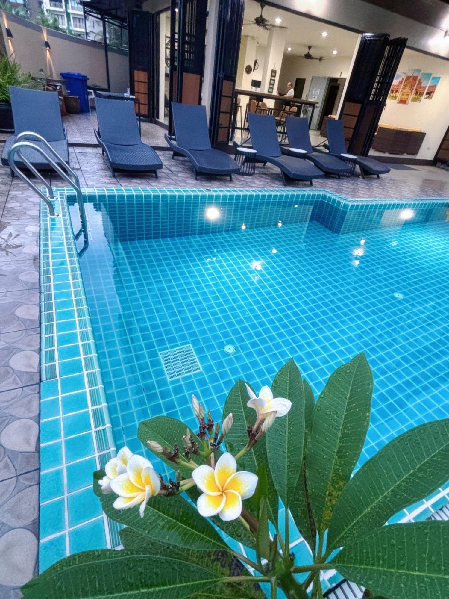 Patong Pool House Aparthotel Kültér fotó