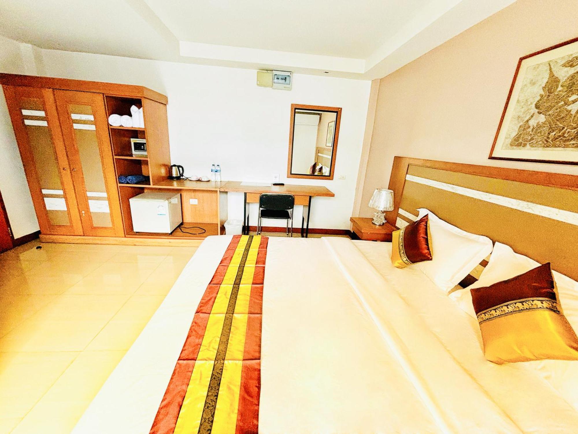 Patong Pool House Aparthotel Kültér fotó