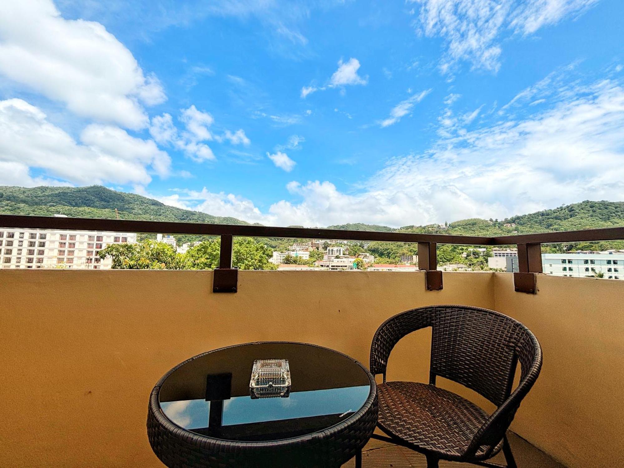 Patong Pool House Aparthotel Kültér fotó