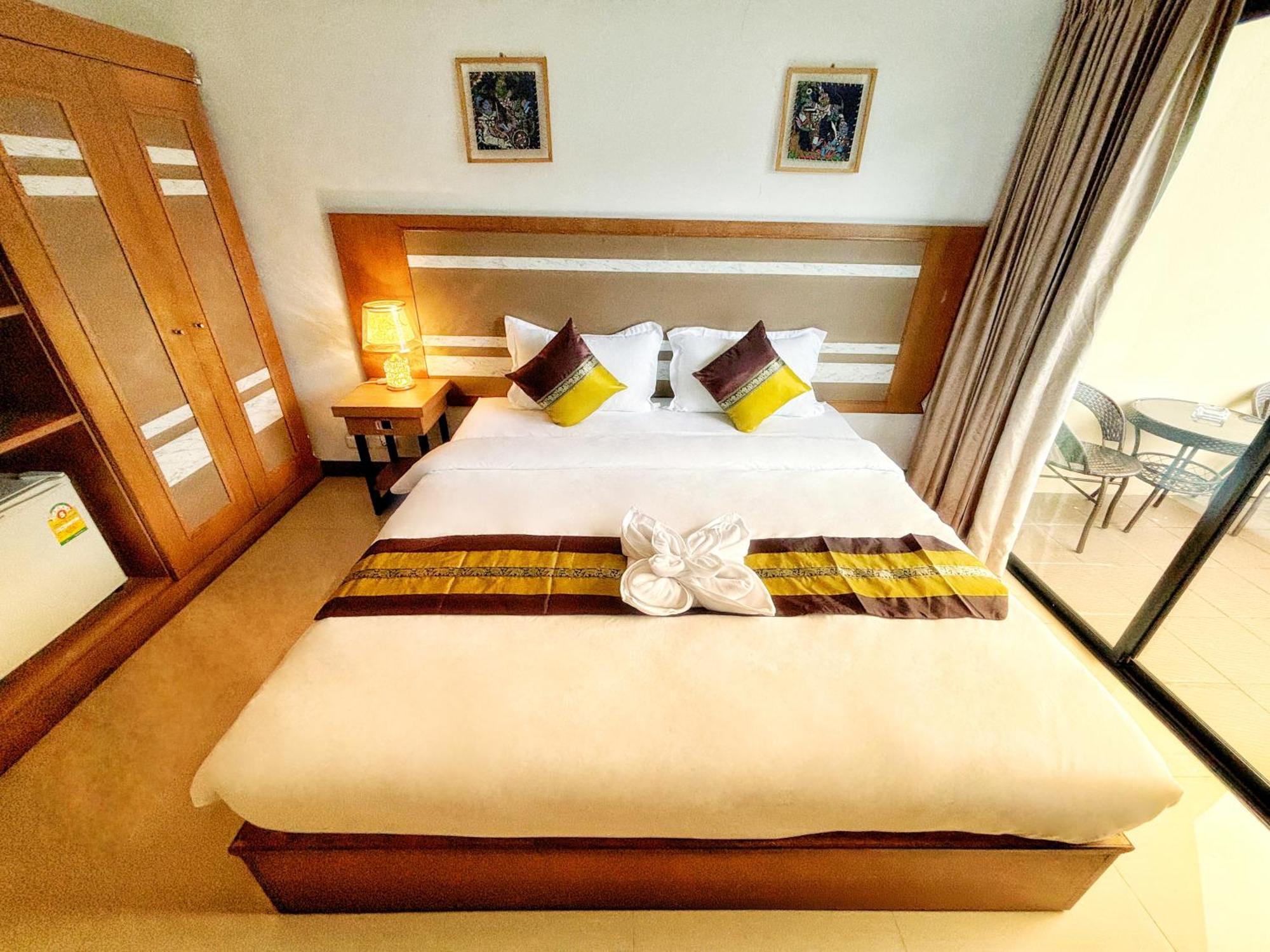 Patong Pool House Aparthotel Kültér fotó