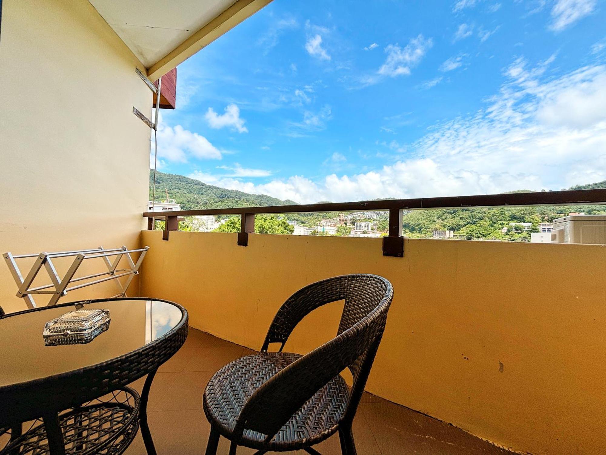 Patong Pool House Aparthotel Kültér fotó